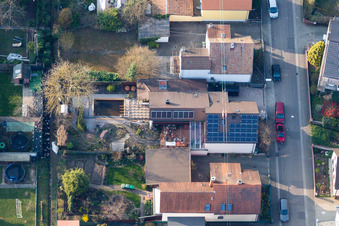 Waldstr à Kandel dans le département Rhénanie-Palatinat, Allemagne du point de vue du drone