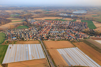 Vue aérienne de De l'ouest à Kuhardt dans le département Rhénanie-Palatinat, Allemagne
