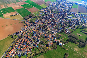 Vue aérienne de Vue d'ensemble du village depuis le sud-ouest à Rohrbach dans le département Rhénanie-Palatinat, Allemagne