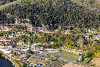 La Roque-Gageac dans le département Dordogne, France d'en haut