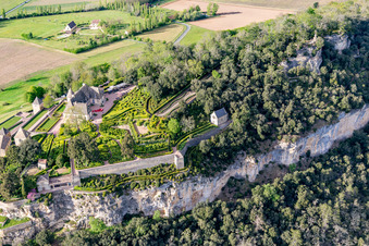 Vue oblique de Jardins de Marqueyssac à Vézac dans le département Dordogne, France