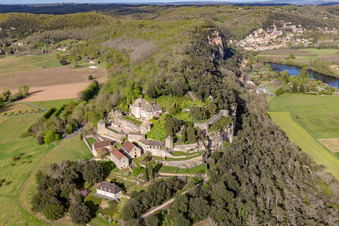 Vue oblique de Parc du château de Marqueyssac Château au dessus de la Dordogne à Vézac à Vézac dans le département Dordogne, France