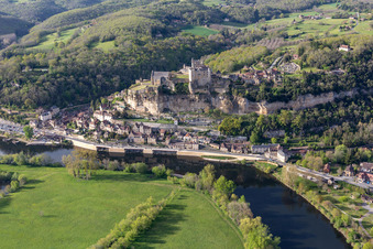 Photographie aérienne de Château de Beynac à Beynac-et-Cazenac dans le département Dordogne, France