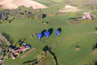 Photographie aérienne de Lancement de ballons à Veyrines-de-Domme dans le département Dordogne, France