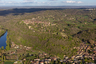 Vue aérienne de Citadelle à Domme dans le département Dordogne, France