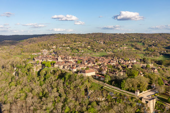 Citadelle à Domme dans le département Dordogne, France hors des airs