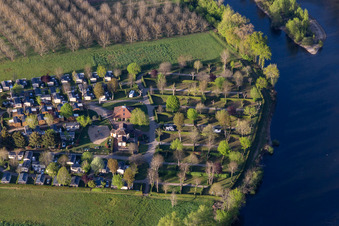Camping Soleil-Plage en Dordogne à Vitrac dans le département Dordogne, France vue d'en haut