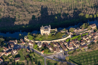 Montfort à Vitrac dans le département Dordogne, France depuis l'avion
