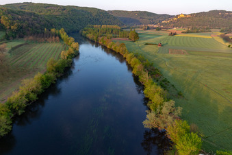 Vue aérienne de Dordogne à Vézac dans le département Dordogne, France