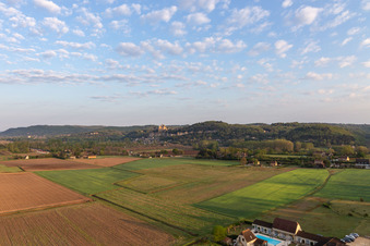 Vue aérienne de Vézac dans le département Dordogne, France