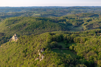Vue aérienne de Château de Castelnaud La Chapelle à Castelnaud-la-Chapelle dans le département Dordogne, France