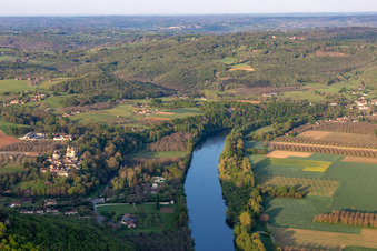 Vue aérienne de Château de Milandes à Castelnaud-la-Chapelle dans le département Dordogne, France