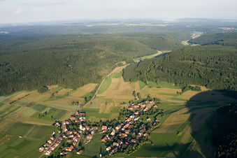 Vue aérienne de Du nord-ouest à le quartier Ippingen in Immendingen dans le département Bade-Wurtemberg, Allemagne