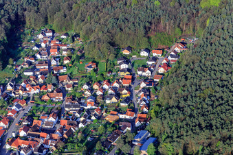 Vue aérienne de Dans le Rödelstal à Dörrenbach dans le département Rhénanie-Palatinat, Allemagne