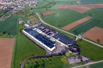 Vue aérienne de Site de l'usine Gunther Tools à Soultz-sous-Forêts à Soultz-sous-Forêts dans le département Bas Rhin, France