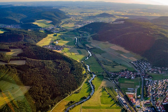 Vue aérienne de Vallée du Danube à le quartier Zimmern in Immendingen dans le département Bade-Wurtemberg, Allemagne