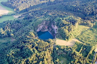 Vue aérienne de Zones riveraines du lac Höwenegg à le quartier Mauenheim in Immendingen dans le département Bade-Wurtemberg, Allemagne
