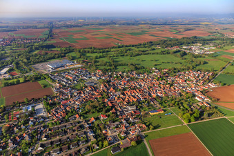 Vue aérienne de Vue d'ensemble du village depuis le nord à Rohrbach dans le département Rhénanie-Palatinat, Allemagne
