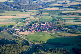 Vue aérienne de Vue sur le village à le quartier Mauenheim in Immendingen dans le département Bade-Wurtemberg, Allemagne