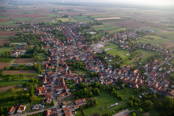 Seebach dans le département Bas Rhin, France du point de vue du drone