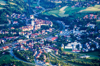 Vue aérienne de Vue sur le village à Engen dans le département Bade-Wurtemberg, Allemagne