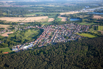 Vue aérienne de Du nord à Berg dans le département Rhénanie-Palatinat, Allemagne