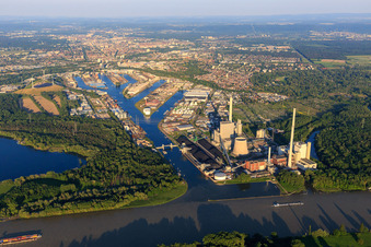 Photographie aérienne de Les ports rhénans de Karlsruhe vus de l'ouest à le quartier Daxlanden in Karlsruhe dans le département Bade-Wurtemberg, Allemagne
