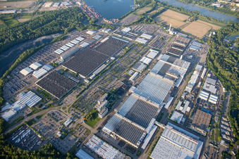 Vue aérienne de Daimler à Wörth am Rhein dans le département Rhénanie-Palatinat, Allemagne