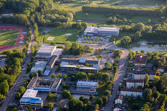 Vue aérienne de IGS avec aile nord démolie à Kandel dans le département Rhénanie-Palatinat, Allemagne
