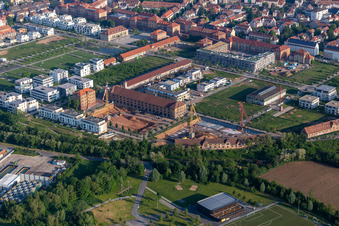 Vue aérienne de Chantier de rénovation et de reconversion de l'ancienne caserne militaire de l'armée française après le Salon des Jardins de l'État à Landau in der Pfalz dans le département Rhénanie-Palatinat, Allemagne