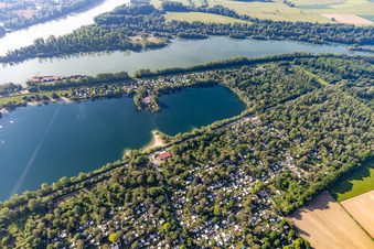 Vue aérienne de Marxweiher à Waldsee dans le département Rhénanie-Palatinat, Allemagne