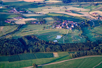 Vue aérienne de Terrain de golf Steißlingen à le quartier Wiechs in Steißlingen dans le département Bade-Wurtemberg, Allemagne