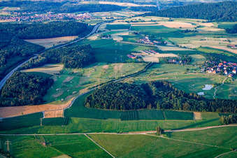 Vue aérienne de Terrain de golf Steißlingen à le quartier Wiechs in Steißlingen dans le département Bade-Wurtemberg, Allemagne