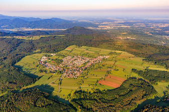 Vue aérienne de Du nord à le quartier Völkersbach in Malsch dans le département Bade-Wurtemberg, Allemagne