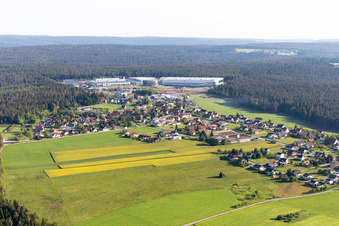 Vue aérienne de Du sud à Simmersfeld dans le département Bade-Wurtemberg, Allemagne