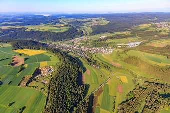 Vue aérienne de Du nord-est à Glatten dans le département Bade-Wurtemberg, Allemagne