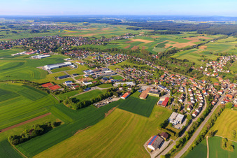 Vue aérienne de Du nord à le quartier Fluorn in Fluorn-Winzeln dans le département Bade-Wurtemberg, Allemagne