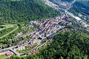 Vue aérienne de Du sud à Oberndorf am Neckar dans le département Bade-Wurtemberg, Allemagne