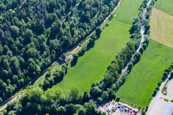 Vue aérienne de Camping sur la piste cyclable de la vallée du Neckar à Oberndorf am Neckar dans le département Bade-Wurtemberg, Allemagne