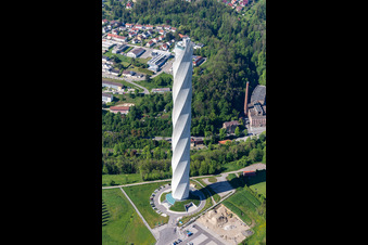 Tour d'essai Thyssenkrupp pour ascenseurs express à Berner Feld. Le nouveau symbole de la petite ville est actuellement le plus haut bâtiment. à Rottweil dans le département Bade-Wurtemberg, Allemagne d'en haut