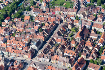 Vue aérienne de Quartier de la vieille ville et centre-ville à Rottweil dans le département Bade-Wurtemberg, Allemagne