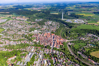Vue aérienne de Zone urbaine avec périphérie et centre-ville à Rottweil dans le département Bade-Wurtemberg, Allemagne