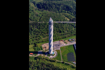 Vue oblique de Tour d'essai pour ascenseurs Thyssen-Krupp TK Elevator à Rottweil dans le département Bade-Wurtemberg, Allemagne