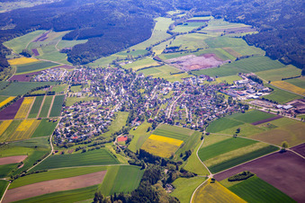 Vue aérienne de De l'ouest à Dietingen dans le département Bade-Wurtemberg, Allemagne