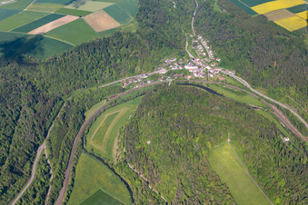 Vue aérienne de Boucle du Neckar depuis l'est à le quartier Talhausen in Epfendorf dans le département Bade-Wurtemberg, Allemagne