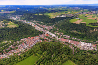 Vue aérienne de Du sud-ouest à Oberndorf am Neckar dans le département Bade-Wurtemberg, Allemagne