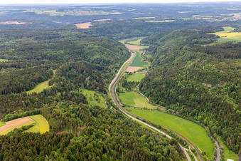 Vue aérienne de Vallée du Neckar à Sulz am Neckar dans le département Bade-Wurtemberg, Allemagne