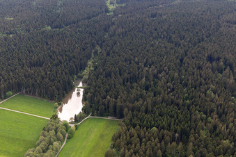 Vue aérienne de Staffelbach à Fluorn-Winzeln dans le département Bade-Wurtemberg, Allemagne