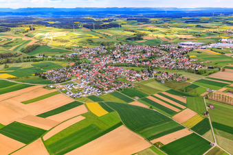 Vue aérienne de De l'ouest à le quartier Waldmössingen in Schramberg dans le département Bade-Wurtemberg, Allemagne