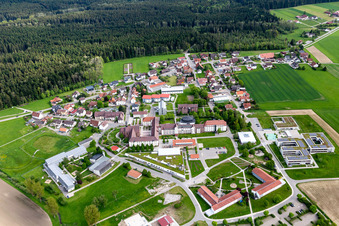 Vue aérienne de Fondation Saint-François Heiligenbronn à le quartier Heiligenbronn in Schramberg dans le département Bade-Wurtemberg, Allemagne